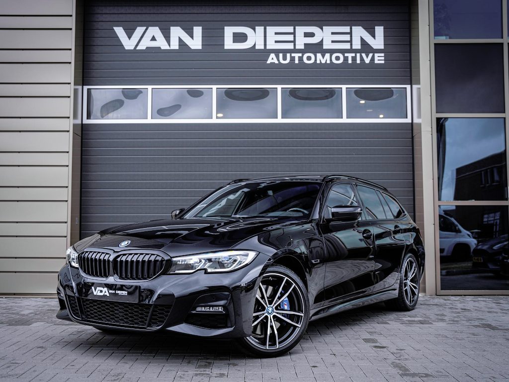 BMW 3-Serie Touring 330e High Executive - M-Sport l Laser l Pano l HUD l Memory