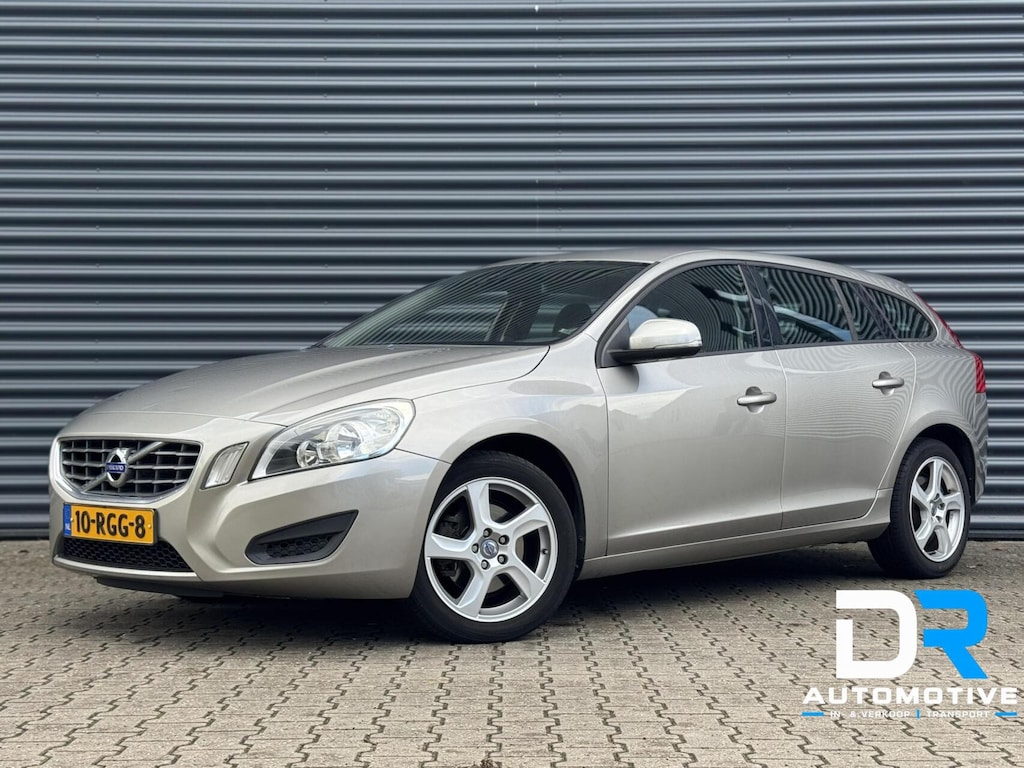 Volvo V60 1.6 T3 | TREKHAAK | CLIMATE | PDC | NAP | GOED ONDERHOUDEN