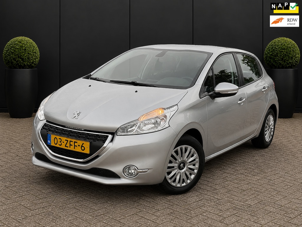 Peugeot 208 1.2 VTi Access CLIMA PDC CRUISE CTRL NIEUWE APK NAVI