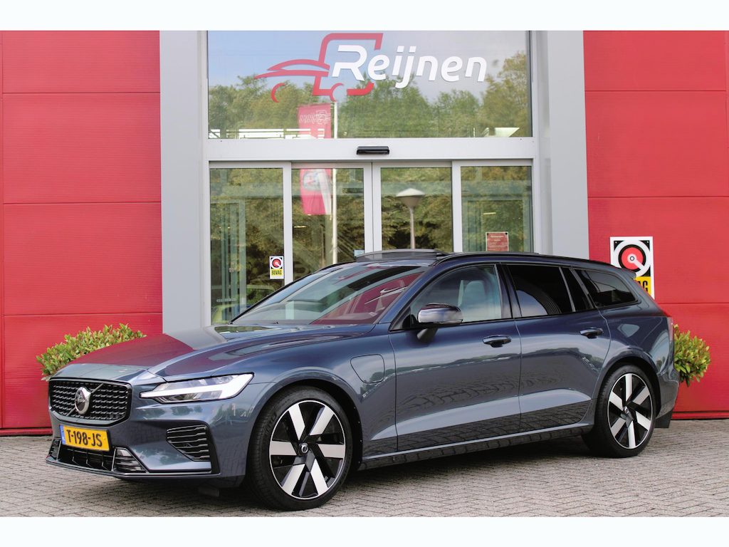 Volvo V60 2.0 T6 Plug-in hybrid 350PK AWD PLUS DARK | LONG RANGE | PANORAMISCH SCHUIF/KANTELDAK | NAVIGATIE VIA GOOGLE AUTO | APPLE CARPLAY / ANDROID AUTO | FULL-LED KOPLAMPEN | 125319" 6-SPAAKS BLACK / DIAMOND CUT VELGEN | LEDEREN BEKLEDING | POWER SEATS - BESTUURDERS- EN PASSAGIERSSTOEL ELEKTRISCHVERSTELBAAR MET GEHEUGEN, ELEKTRISCH VERSTELBARE  ZITVERLENGERS /LENDESTEUN VIERVOUDIG | STOEL- EN ACHTERBANKVERWARMING | STUURVERWARMING | PARKEERVERWARMING MET TIMER (STANDKACHEL) | ACHTERUIRIJ CAMERA | EXTRA GETINTE ACHTERRUITEN | ELEKTRISCH BEDIENBARE ACHTERKLEP | ELEKTRISCH INKLAPBARE BUITENSPIEGELS |
