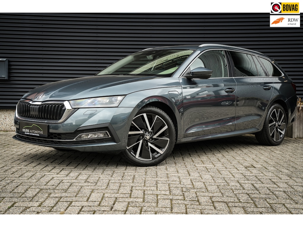 Skoda Octavia Combi 1.4 TSI IV First Edition | ACC | CarPlay | Clima | Navi | Standkachel | Head-up | Metallic |