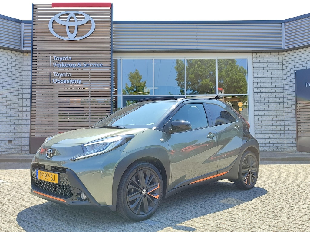 Toyota Aygo X LIMITED AUTOMAAT CABRIO NL-AUTO 18"LM-VELGEN PRIVACY-GLASS JBL-AUDIO HALF-LEDER STOELVERW.