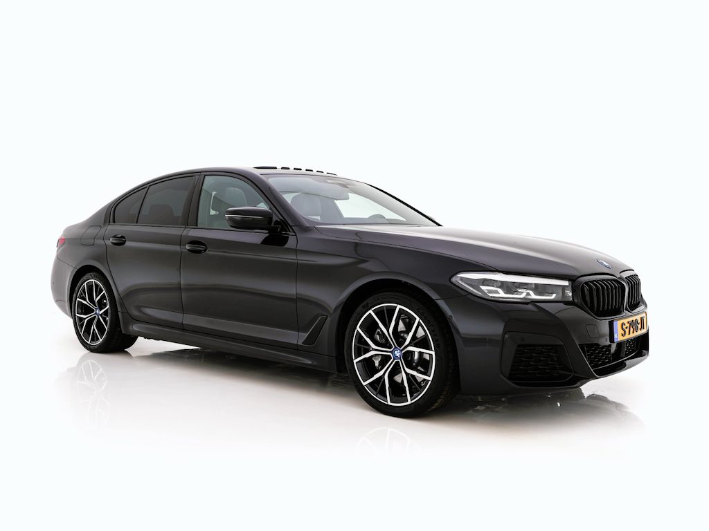 BMW 5-Serie 530e M-Sport-Styling Business Edition Plus (Plug-in) {SoH-86%} (INCL-BTW) *PANO | LEATHER | FULL-LED | MEMORY-PACK | HARMAN/KARDON | BLINDSPOT | DIGI-COCKPIT | CAMERA | NAVI-FULLMAP | PRIVACY-GLASS | SHIFTPADDLES | ECC | PDC | HEAD-UP | 19''ALU*