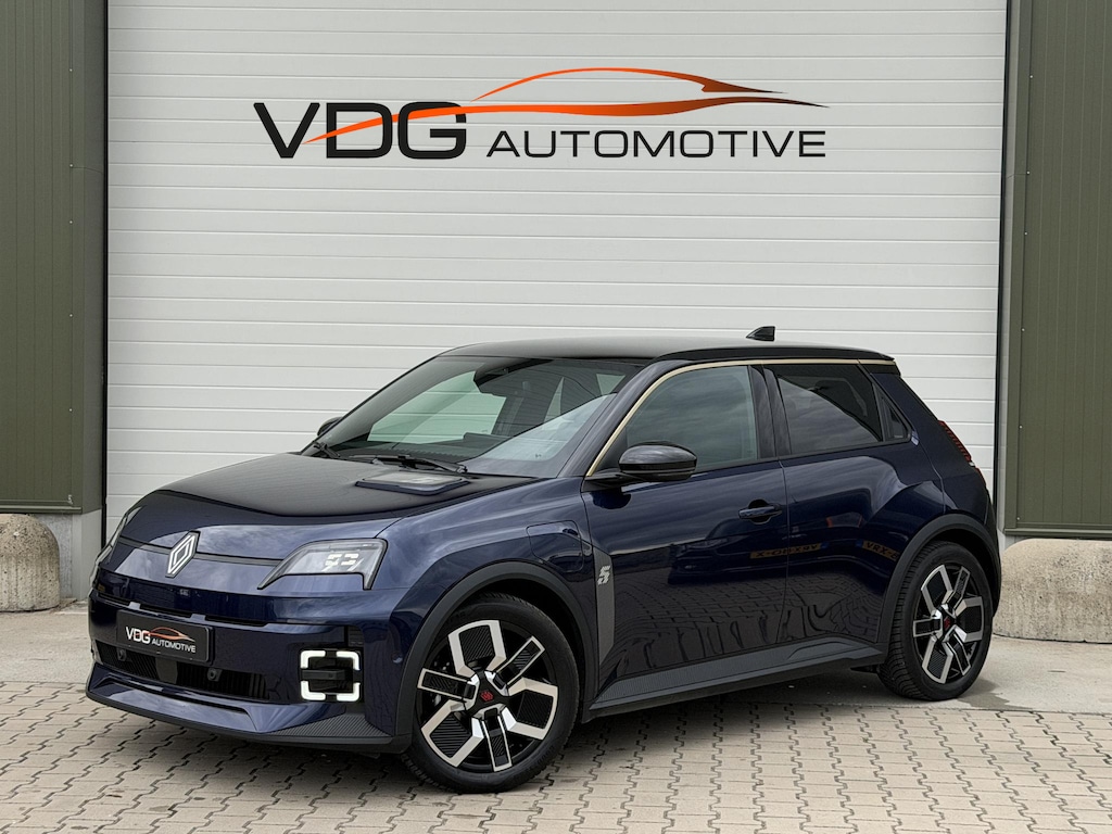 Renault R5 comfort range techno 52 kWh SOH 99% / Snellader / Navigatie / 18" / Adaptive cruise / Parkeer Camera /  Clima / Keyless/ Two Tone