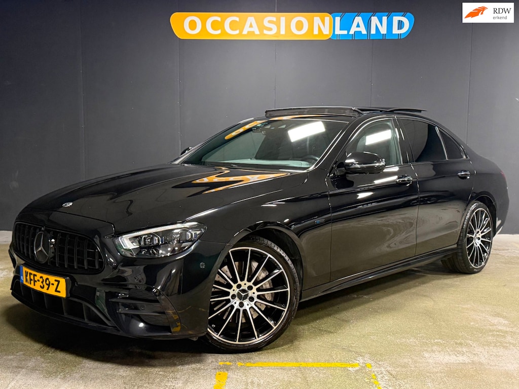 Mercedes-Benz E-klasse 300 e AMG Line|PANO|TREKHAAK|KEYLESS|MEMORY|STOELV|ACC|HUD|SFEER|CARPLAY|DODEHOEK|18INCH|