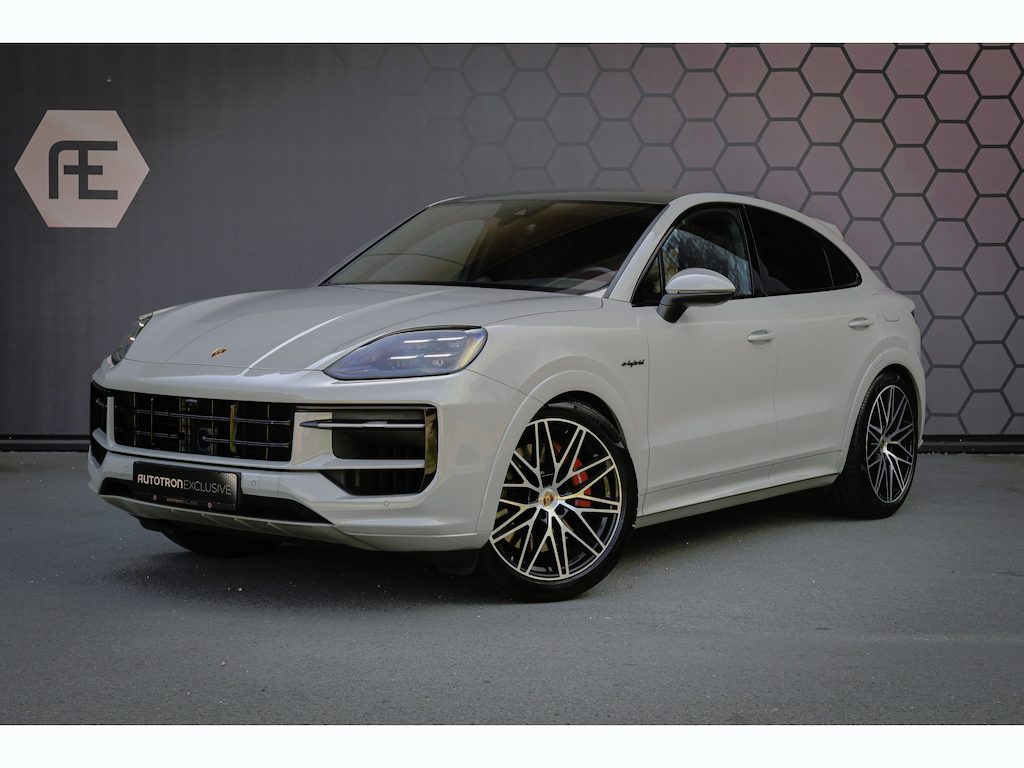 Porsche Cayenne Coupé 3.0 S E-Hybrid 520PK | PASSENGER DISPLAY | ELEKTRISCHE TREKHAAK | PASM | BOSE | SOUND PACKAGE PLUS | PRIVACY GLASS | PANORAMADAK | STUURVERWARMING | ETC.