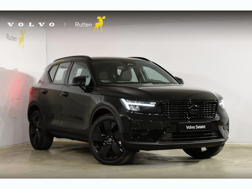 Volvo XC40 B3 177PK Automaat Plus Black Edition / Cruise control / Harman Kardon / 20'' velgen / Elektrisch verstelbare stoelen met geheugen / Stoel- en stuurverwarming