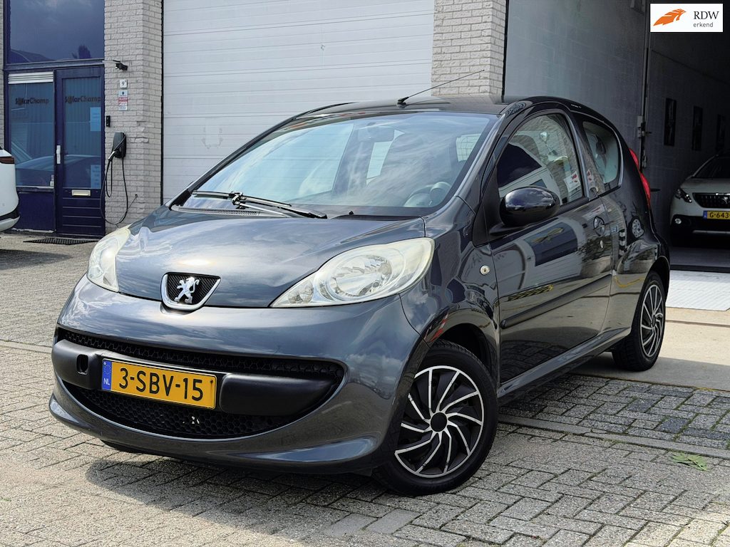 Peugeot 107 1.0-12V XR/ 3drs/ 1jaar apk/ airco/ EL-ramen/ zeer nette auto.