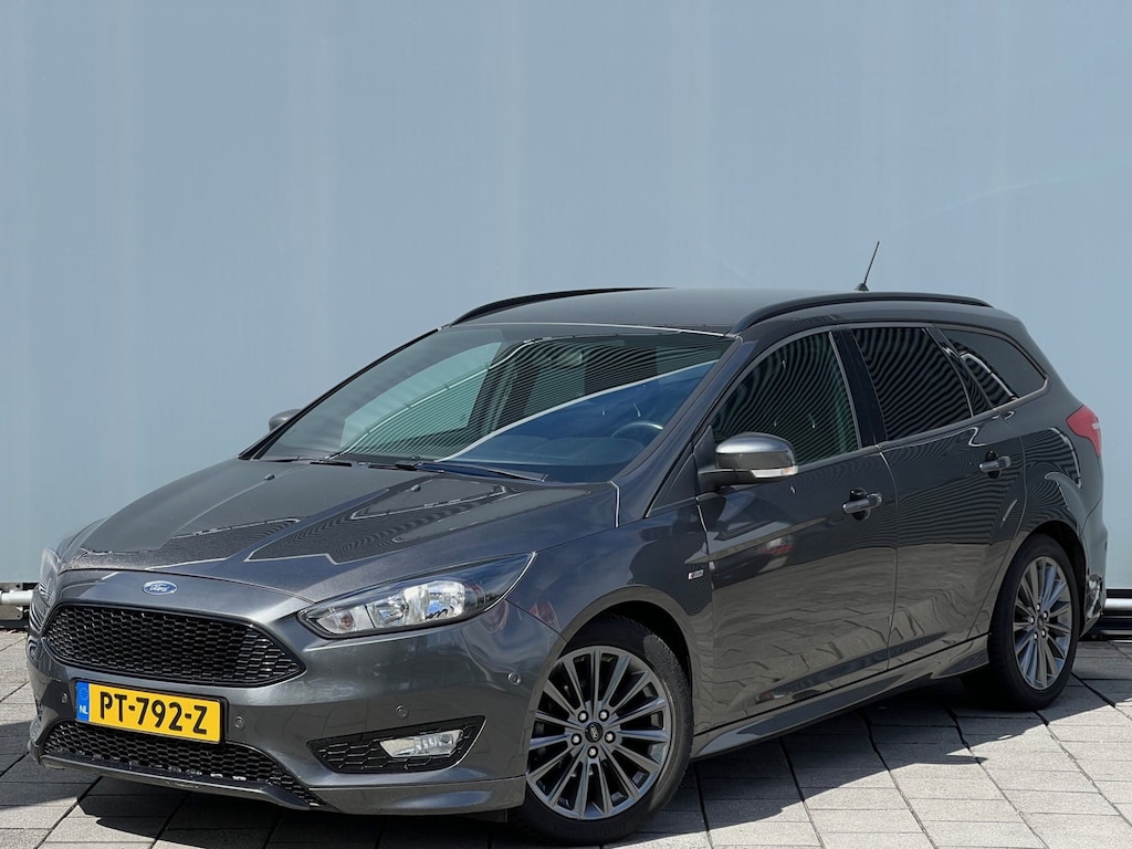 Ford Focus Wagon BWJ 2017 | 1.5TDCI 120PK ST-Line AUTOMAAT | TREKHAAK | CARPLAY | PDC 2X | NAVI | AIRCO | PRIVACY GLASS |