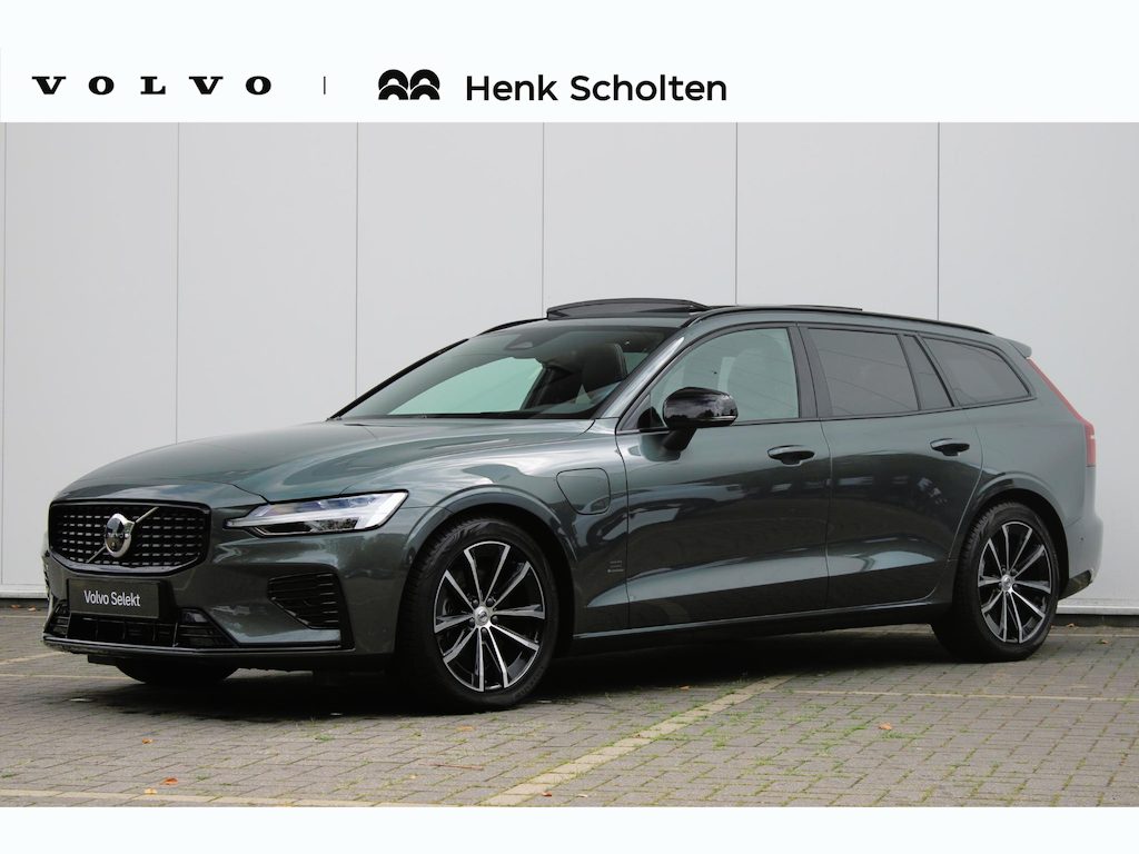 Volvo V60 T8 Plug-in hybrid AWD Plus Dark | Adaptive Cruise & Pilot Assist | Panoramisch Schuif-/Kanteldak | Semi Elektr. Trekhaak | Verwarmbare voorstoelen, achterbank en stuurwiel | 360 graden camera | Head-up display | Premium audio by Harman/Kardon |