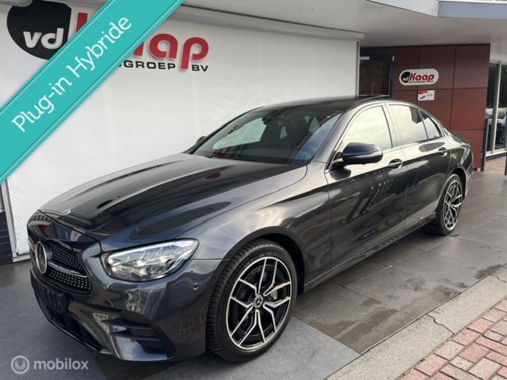 Mercedes-Benz E-klasse 300 e 4MATIC AMG Line AMBIENTE DUBBEL SCHUIF BURMEISTER ELE TREKHAAK ETC SOH 96%