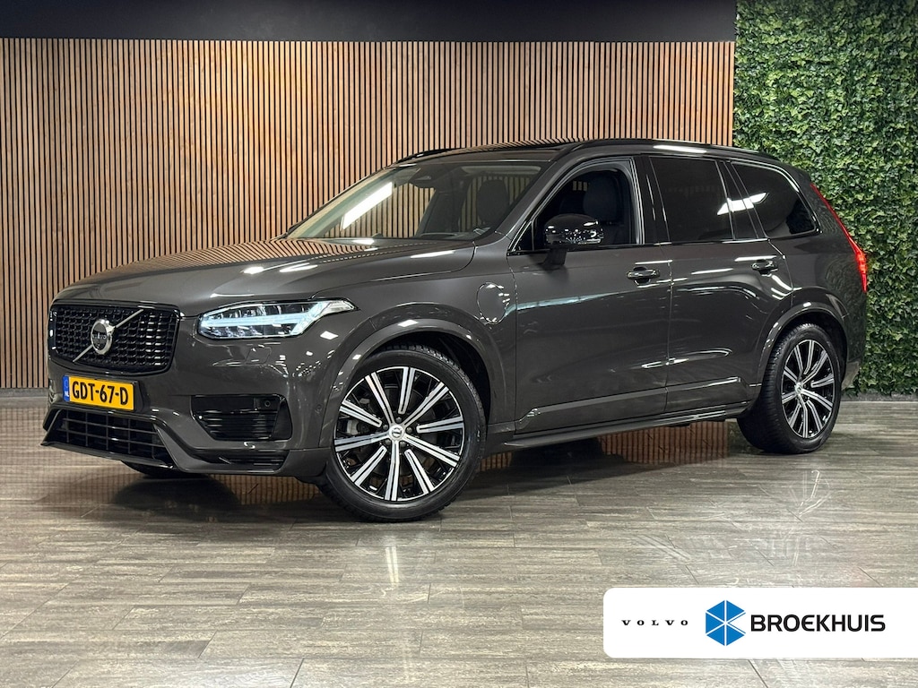 Volvo XC90 T8 AWD Recharge Ultra Dark | Vol! | Bowers & Wilkins | Luchtvering | Stoelventilatie | Trekhaak | 360 Camera | Head-Up Display | Stoelmassage | 455pk | Adaptieve Cruise Control | Stoelverwarming voor+achter | Stuurwielverwarming | Schuifdak | 20 Inch | Full LED  Meesturende koplampen | Pilot Assist | BLIS Dode Hoek Detectie | Alcantara hemelbekleding | Lederen handgrepen en zonnekleppen | Elektrische voorstoelen geheugen | Nappa Lederen bekleding | Zitting verlenging voorstoelen | Lederen Dashboard | Google Infotainment | Keyless Drive | Parkeersensoren voor+achter | Privacy Glass | Elektrisch bedienbare achterklep | Geïntegreerde zongordijnen achterportieren | Geïntegreerd kinderzitje achterin | Verlichte instaplijsten | 7-Persoons | 4-Zone Climate Control | DAB Radio | Apple Carplay/Android Auto | Alarm Klasse III | Draadloos telefoon opladen | Volvo On Call met mobiele App functie | Platinum Grey Metallic |