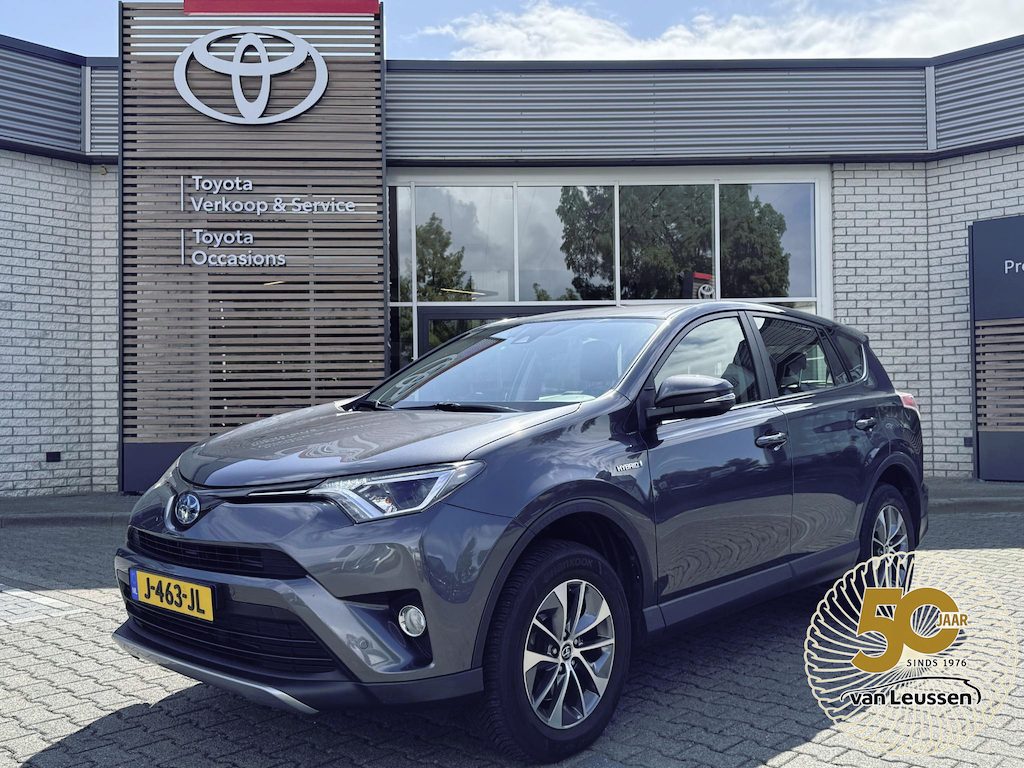 Toyota RAV4 2.5 Hybrid AWD ENERGY TREKHAAK 1650KG TREKGEW EL-ACHTERKLEP PARK-SENSOREN NAVI KEYLESS 17'' LM-VELGEN CRUISE CLIMA BLUETOOTH