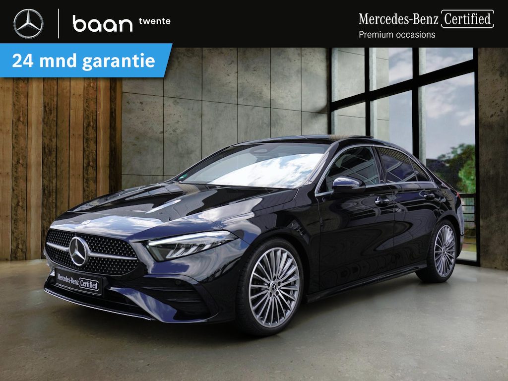 Mercedes-Benz A-klasse A 180 AMG Line Limousine | Panoramadak | 19 inch | Keyless | Augmented Reality