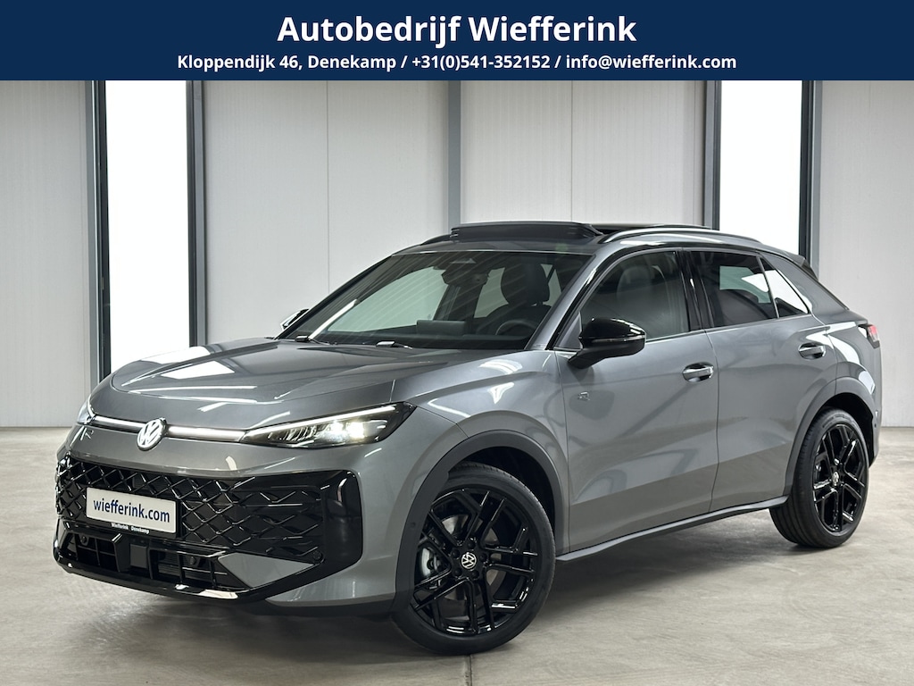 Volkswagen T-Roc 1.5 eTsi R-Line First Edition | Trekhaak | Pano | Black-style | Licht-pakket (IQ.Light)