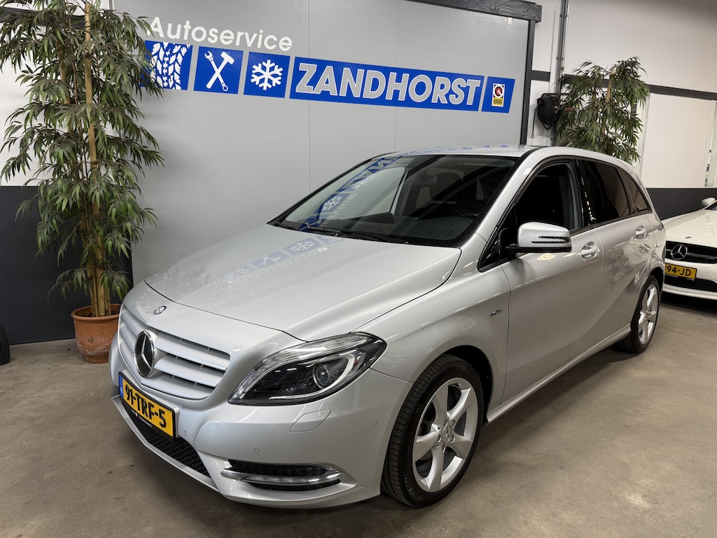 Mercedes-Benz B-klasse 180 Ambition // 17 Inch // Carplay // Cruise