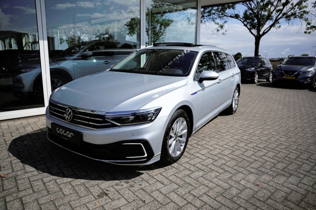 Volkswagen Passat 1.4 TSI PHEV GTE Highline, Pano, Trekhaak,Carplay