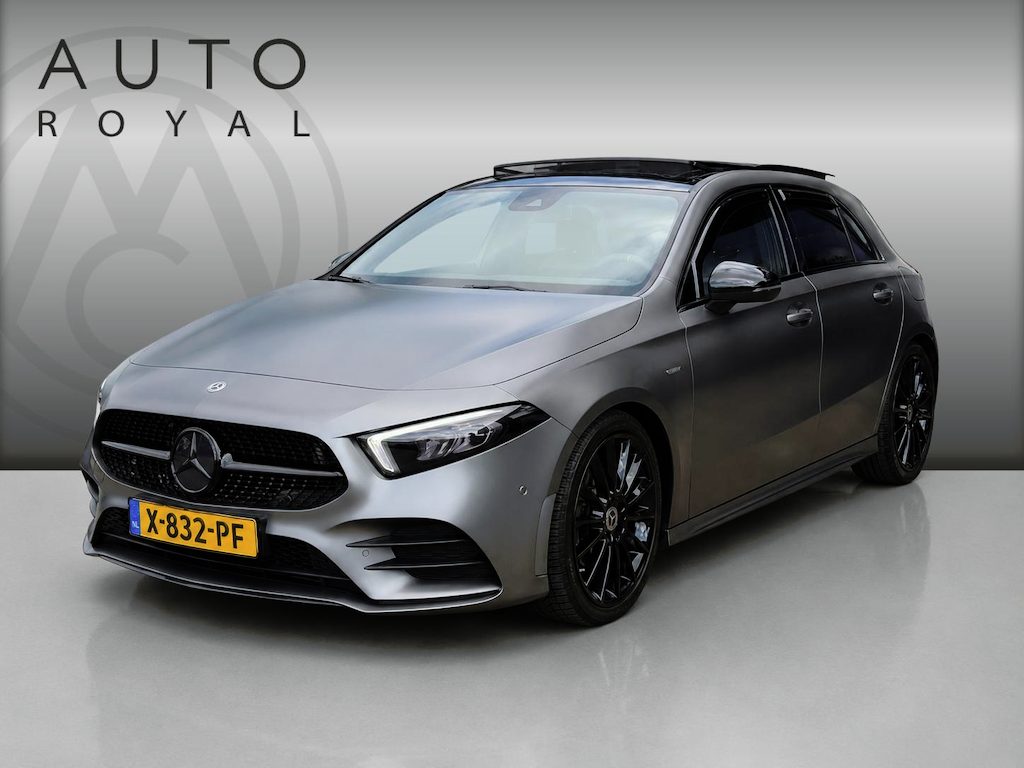 Mercedes-Benz A-klasse 200 Launch Edition Premium Plus AMG | PANORAMADAK | SFEER VERLICHTING | CAMERA | MAT GRIJS | STOELVERWARMING | NAVIGATIE | MATRIX LED |  APPLE CARPLAY / ANDROID AUTO | CRUISECONTROL |
