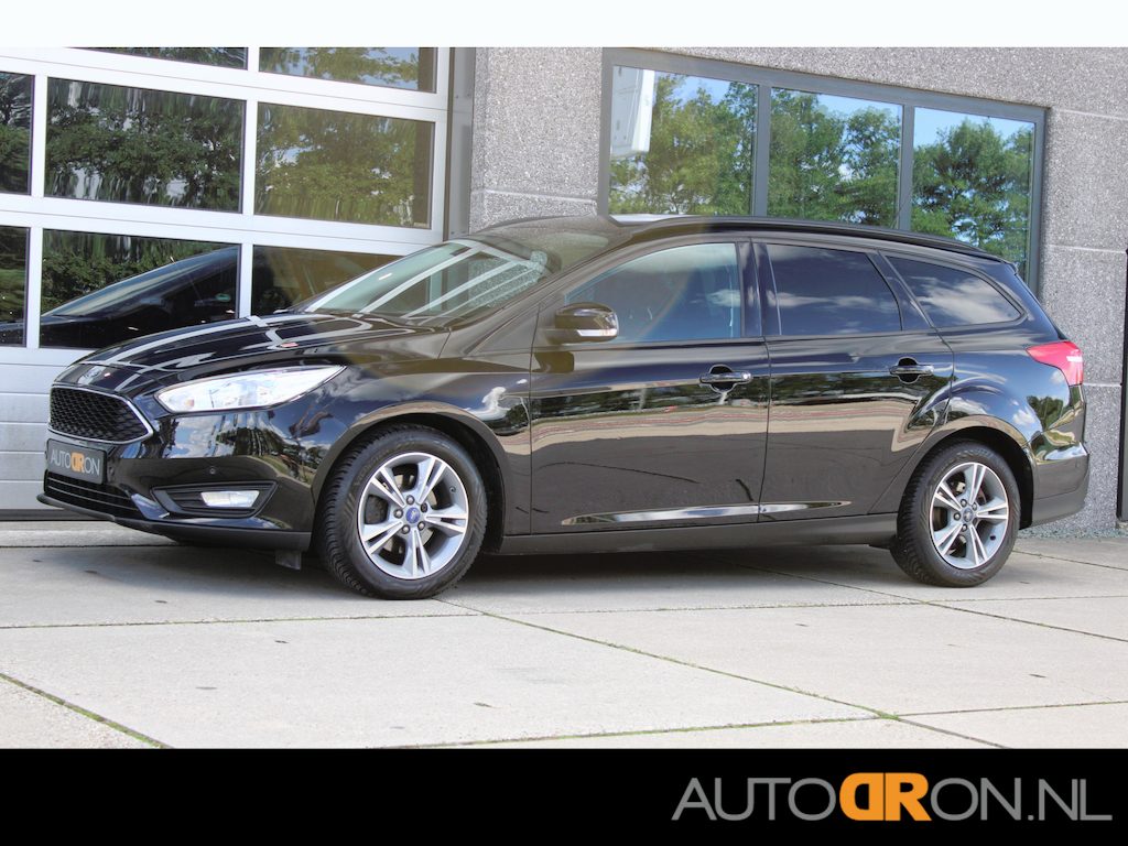 Ford Focus Wagon 1.0 126 Pk Titanium Edition Stuurverwarming Navigatie Trekhaak