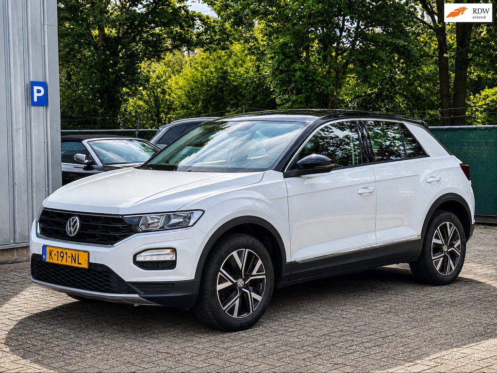 Volkswagen T-Roc 1.0 TSI Style / Zwart dak / CarPlay / Camera / PDC V+A