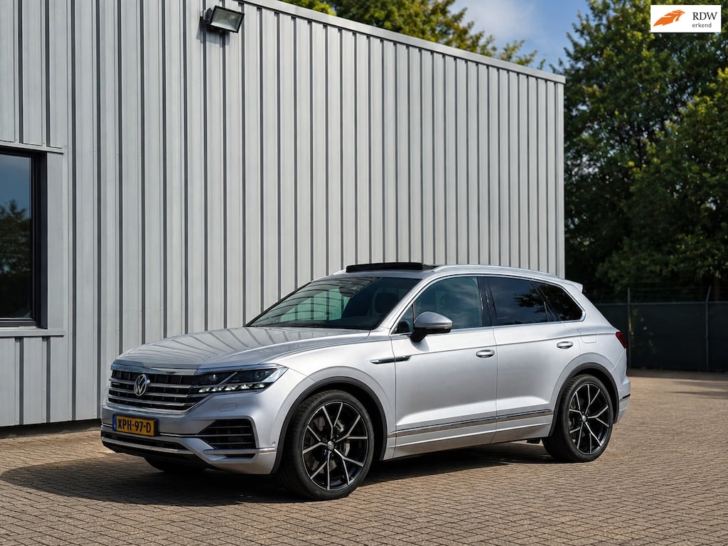 Volkswagen Touareg 3.0 TSI eHybrid | Massage | MatrixLED | Trekh + Luchtv