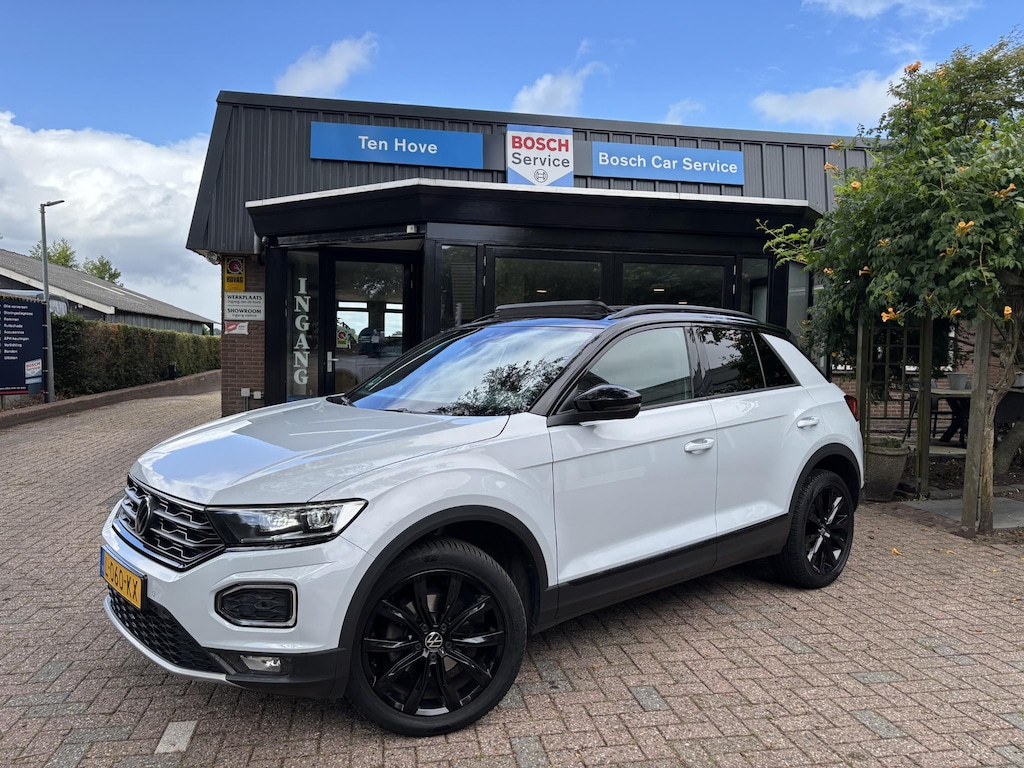 Volkswagen T-Roc 1.5 TSI DSG Sport|BlackStyle|Pano|White-Silver Met