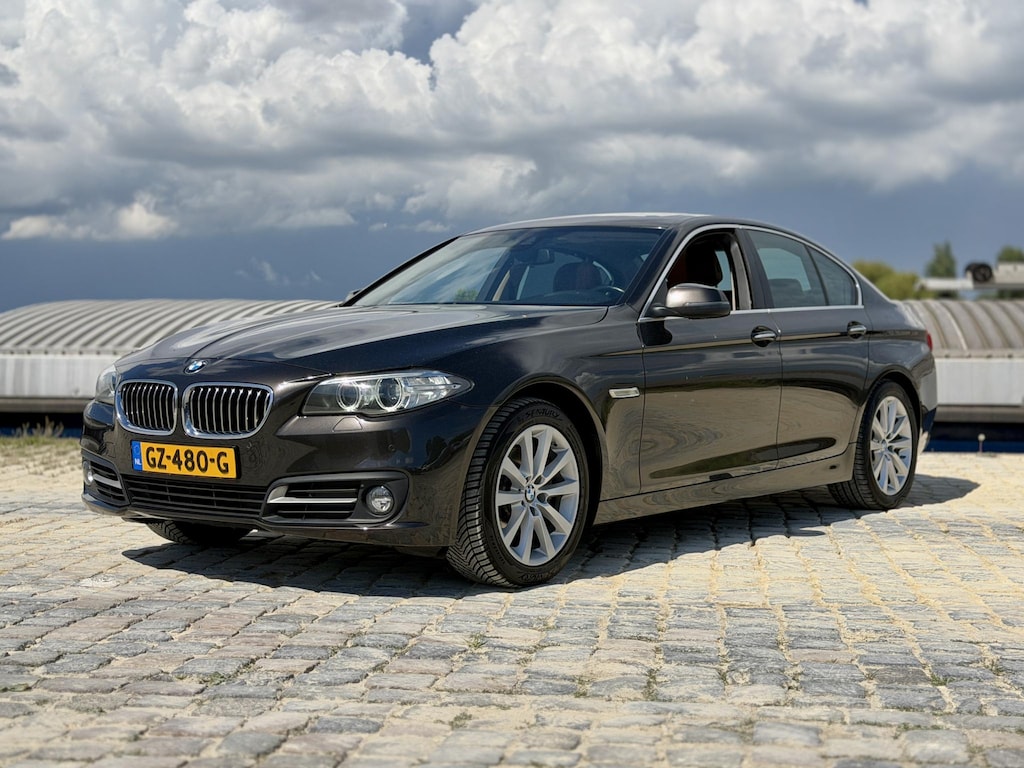 BMW 5-Serie 520d High Executive|Pano|Trekhaak|Stoelverwarming
