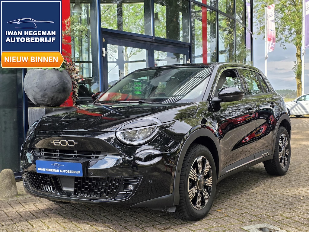 Fiat 600 1.2 Hybrid | ECC | PDC + Camera | LM Velgen | Stoelverwarming | Apple CarPlay/Android Auto |