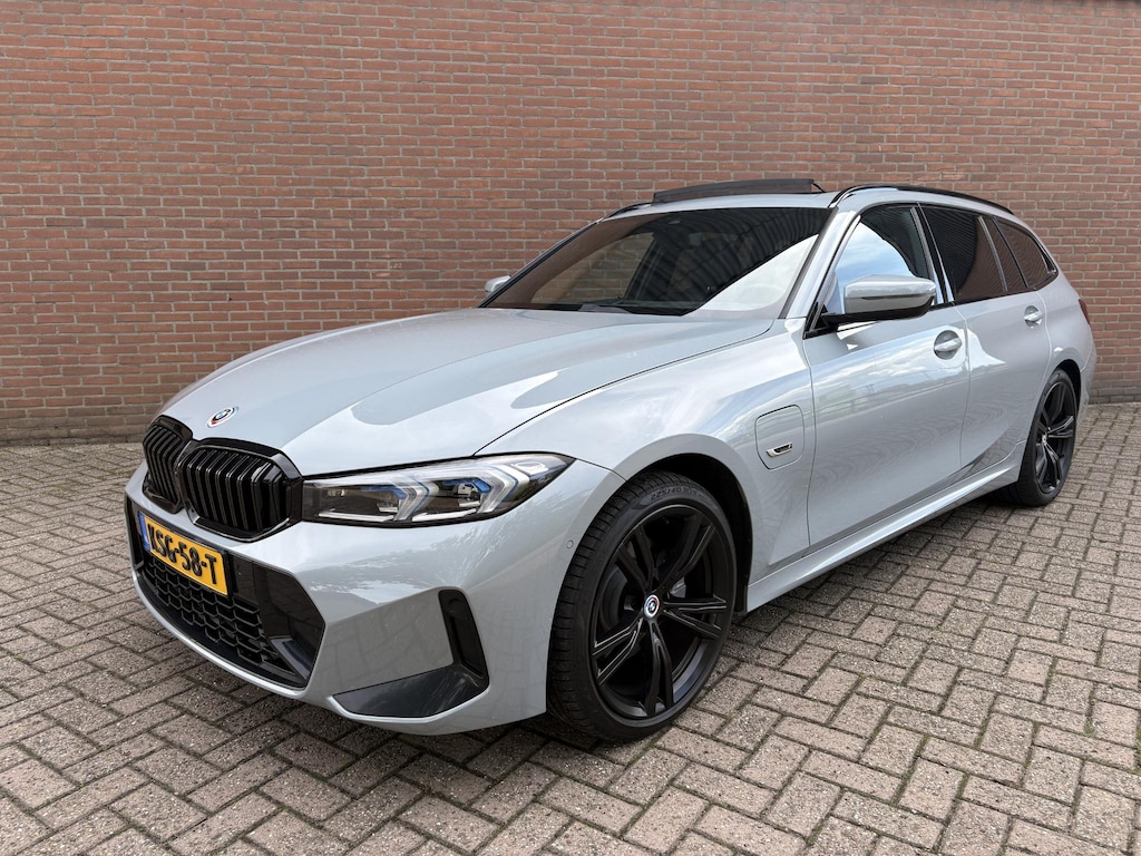 BMW 3-Serie Touring 330e M Sport High Exe “Pano - Brooklyn”