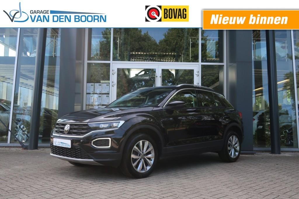 Volkswagen T-Roc 1.5 TSI, Trekhaak, Stoelverwarming, Dodehoek detectie, CarPlay/Android etc.