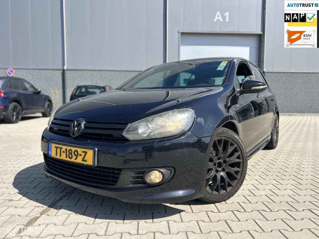 Volkswagen Golf 1.6 TDI BlueMotion R-LINE|CRUISE CONTR|TREKH