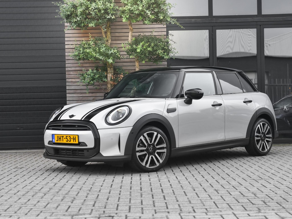 MINI Cooper 5-Deurs 1.5 Business Edition Leer Camera Led Navi Cruise