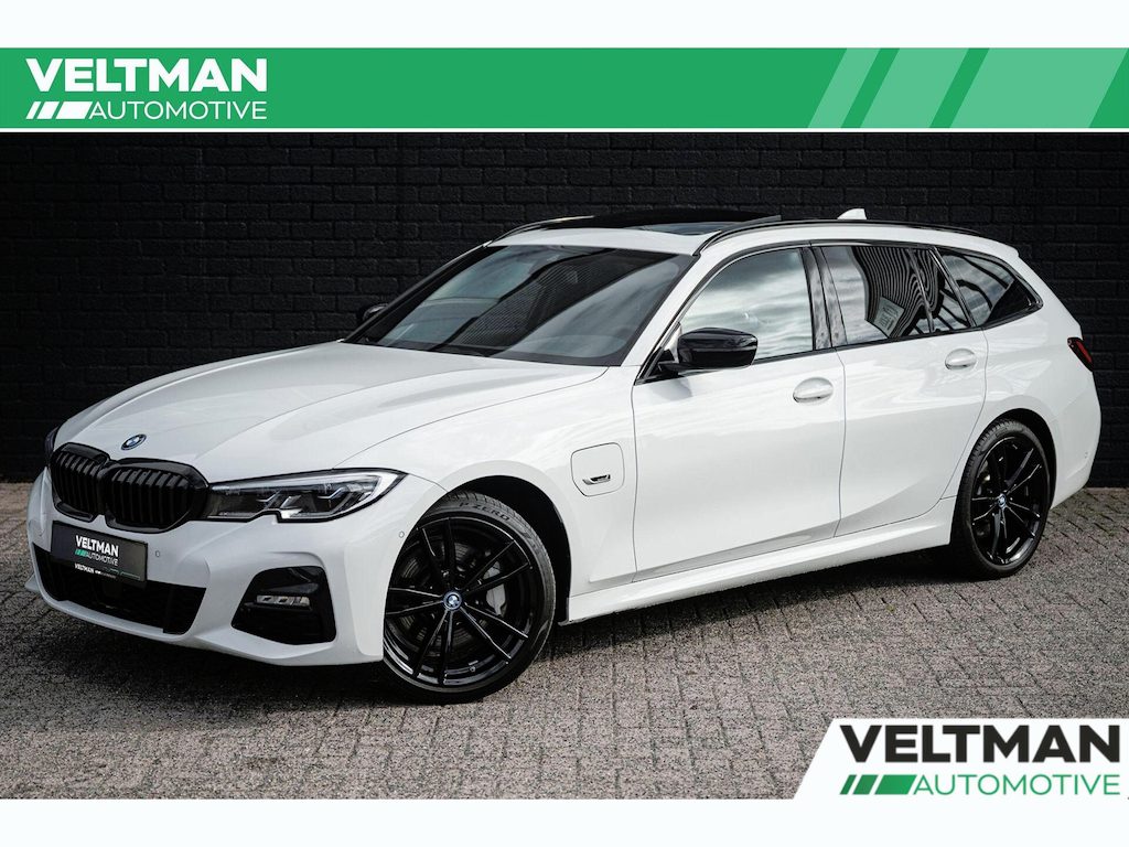 BMW 3-Serie Touring 330e xDrive M-SPORT PANO TREKHAAK CO PILOT LASER