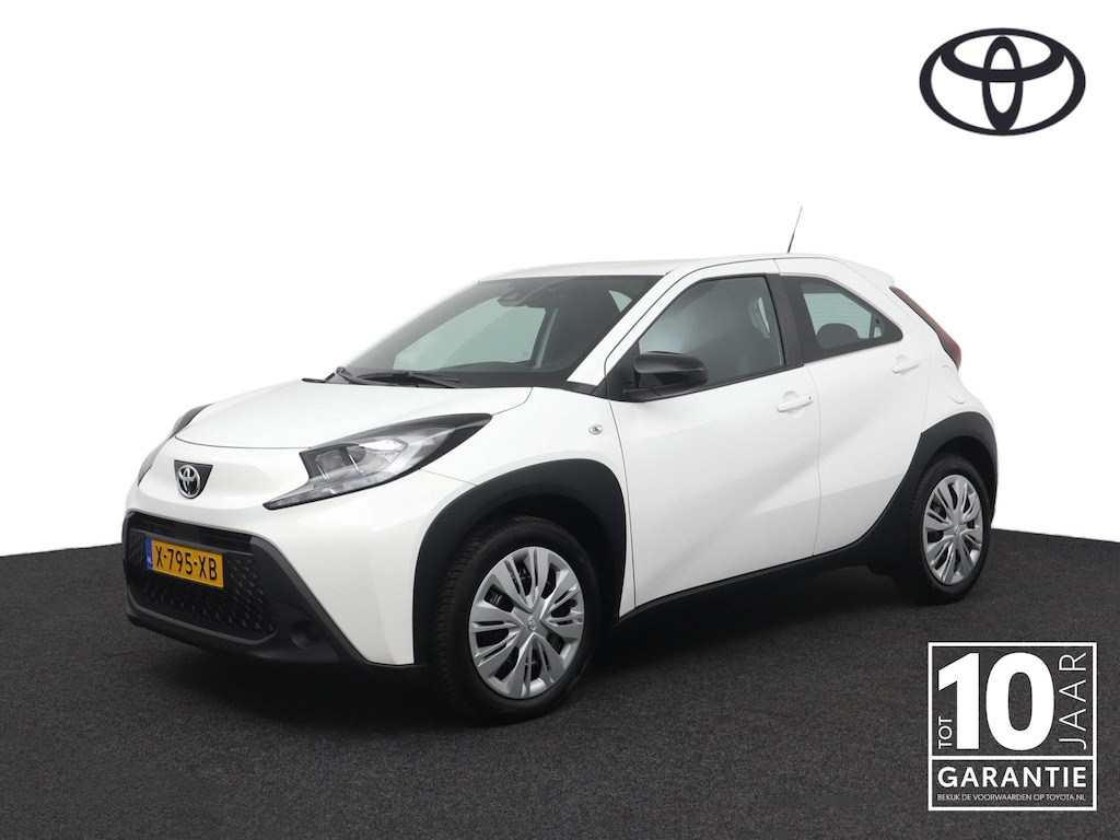 Toyota Aygo X 1.0 VVT-i S-CVT Play | Automaat | LAGE KM-STAND | Parkeer camera  | Apple Carplay & Andriod Auto |