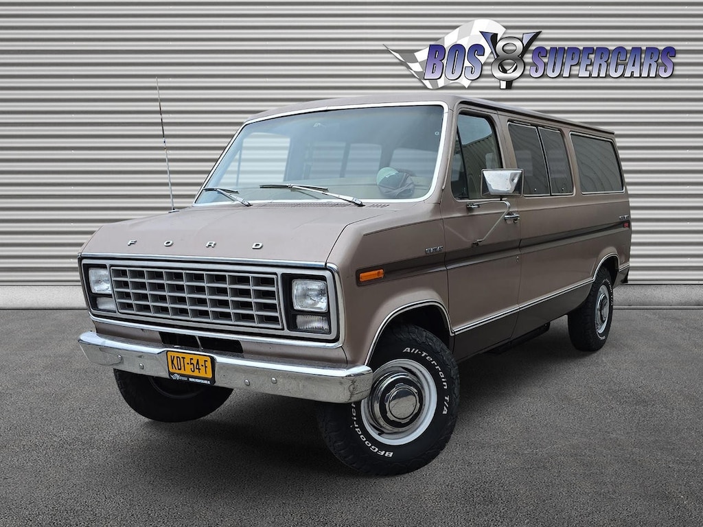 Ford E-250 XL CLUBWAGON