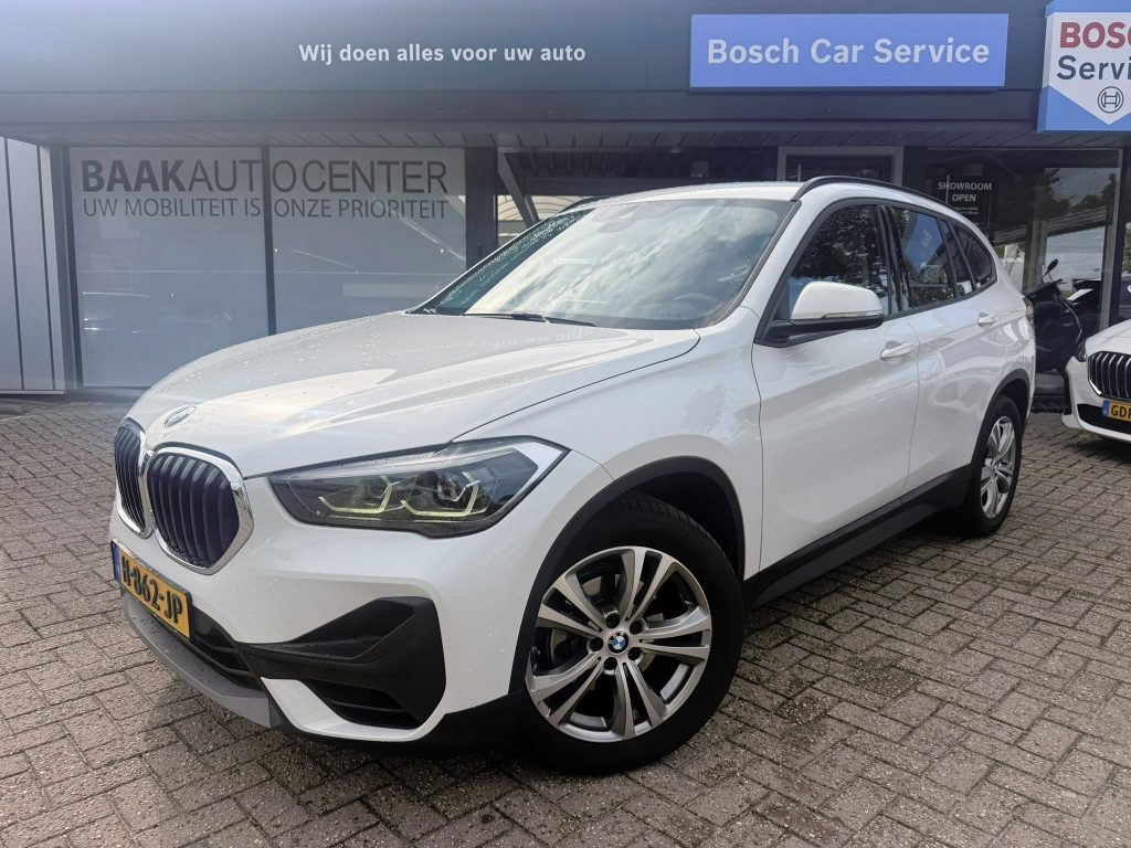 BMW X1 sDrive18i Executive Edition | Navigatie | PDC | Cruise