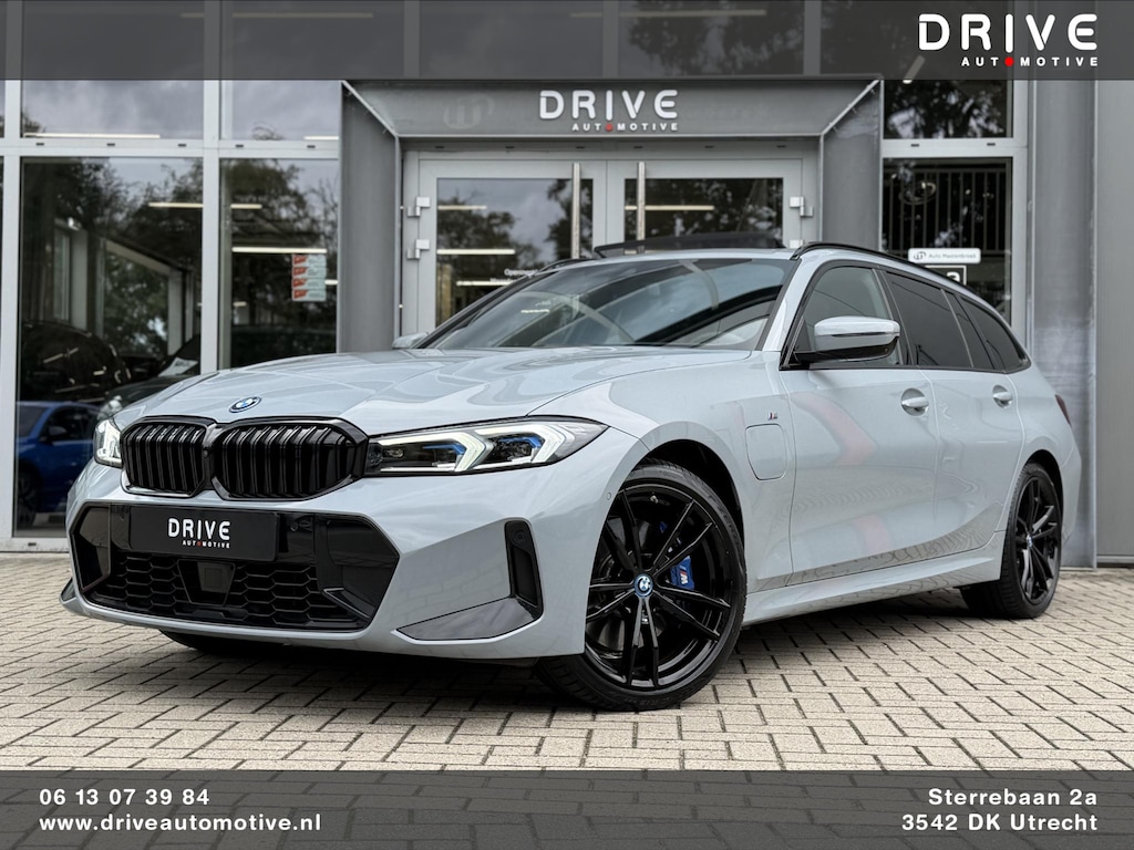 BMW 3-Serie Touring 330e xDrive M-Sport Pro |Pano|Driving Ass Prof|Innovation|360Cam|19"|