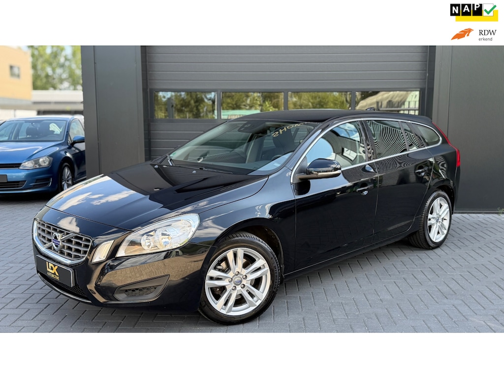 Volvo V60 1.6 T3 Momentum|Trekhaak|Automaat|Airco|Cruise