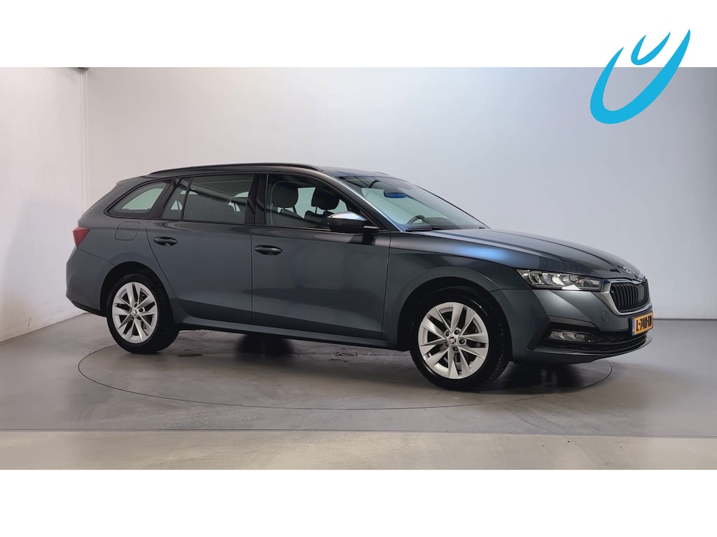 Skoda Octavia Combi 1.0 TSI Business Edition Virtual Cockpit Parkeersensoren Navigatie DAB+ App-Connect
