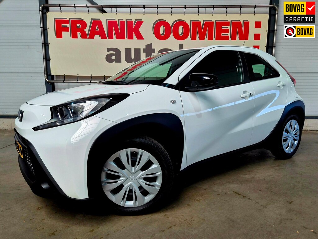 Toyota Aygo X 1.0 VVT-i 72PK S-CVT Play + Keyless|Stoelverw.|LED|Camera|Climate|Adaptive Cruise|Apple|Android