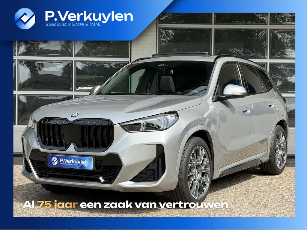 BMW X1 sDrive18i M SPORT | PANORAMA | PREMIUM PACK | ADAPT. CRUISE | KEYLESS ENTRY | STOELVERWARMING | 19 INCH LM VELGEN |