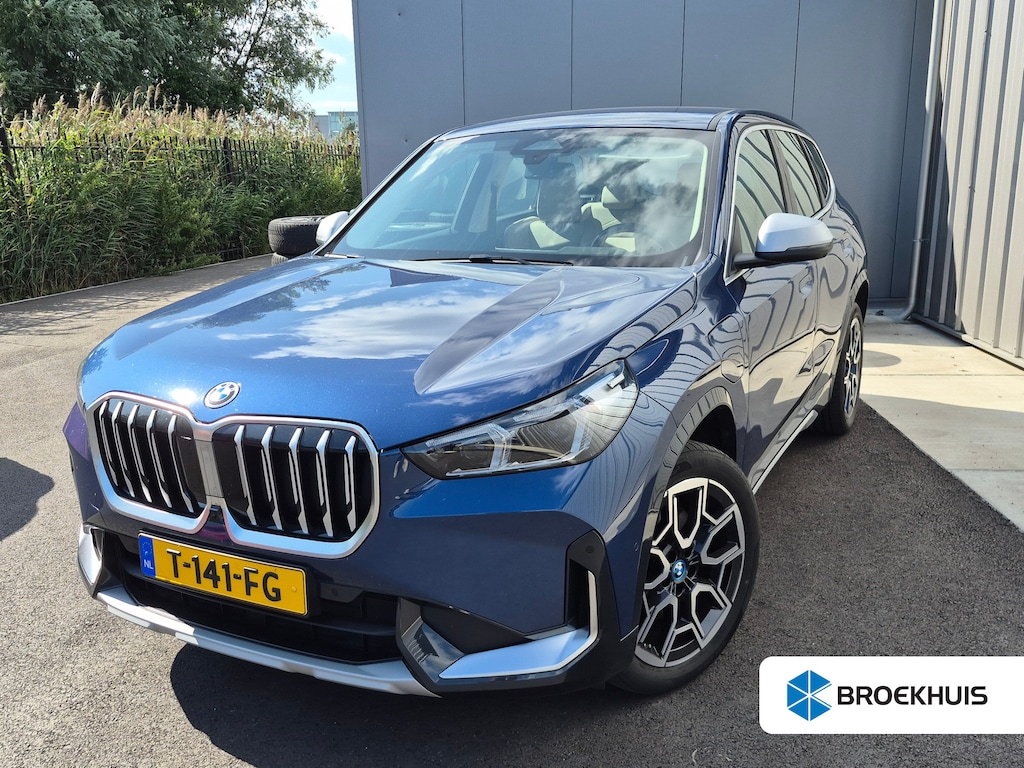 BMW X1 xDrive25e 245PK AUTO | 1e eigenaar | Head-up Display | 360GR Camera | App connect | Keyless | Climate control Cruise control | Navi | DAB | LED | 19"LMV