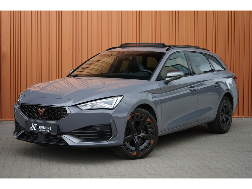 CUPRA Leon Sportstourer 1.4 e-Hybrid VZ Chopper 245PK Panodak Memory Leder ACC Camera DAB 19" Carplay