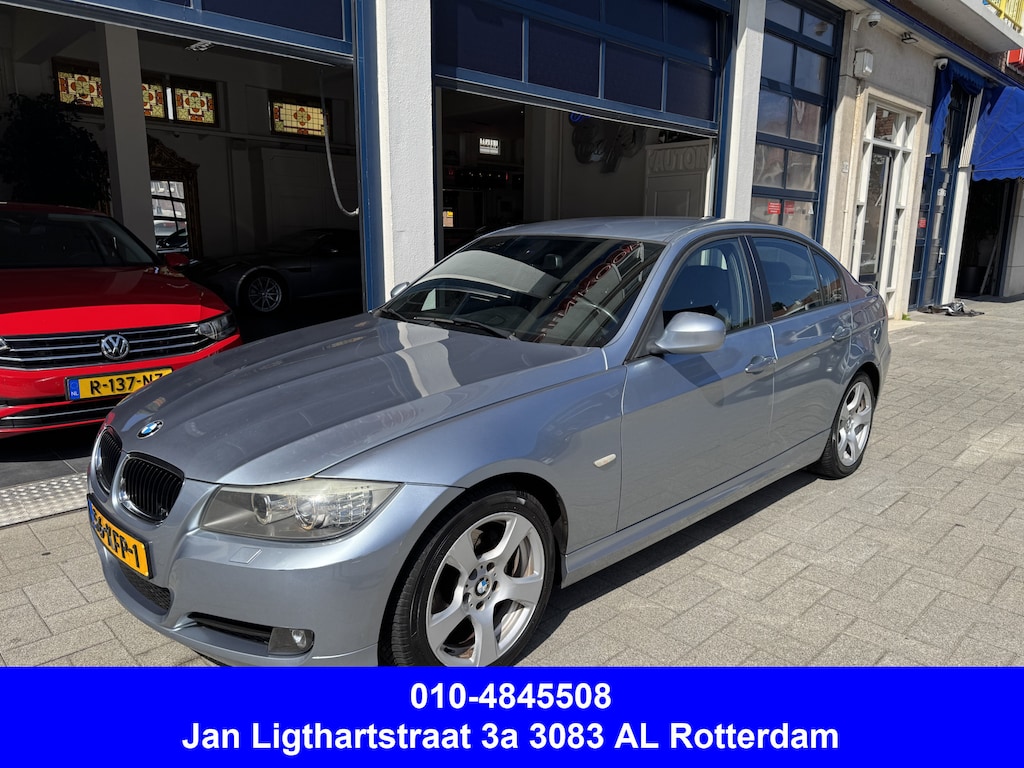 BMW 3-Serie 320i Business Line NL AUTO. IN NIEUW STAAT.