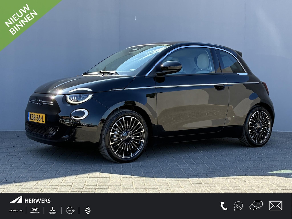 Fiat 500 La Prima 42 kWh / SOH 94% / Apple Carplay/Android Auto / Achteruitrijcamera / Adaptieve Cruise Control / Lichtmetalen Velgen 17" / Navigatie / 3-fase / Snelladen /