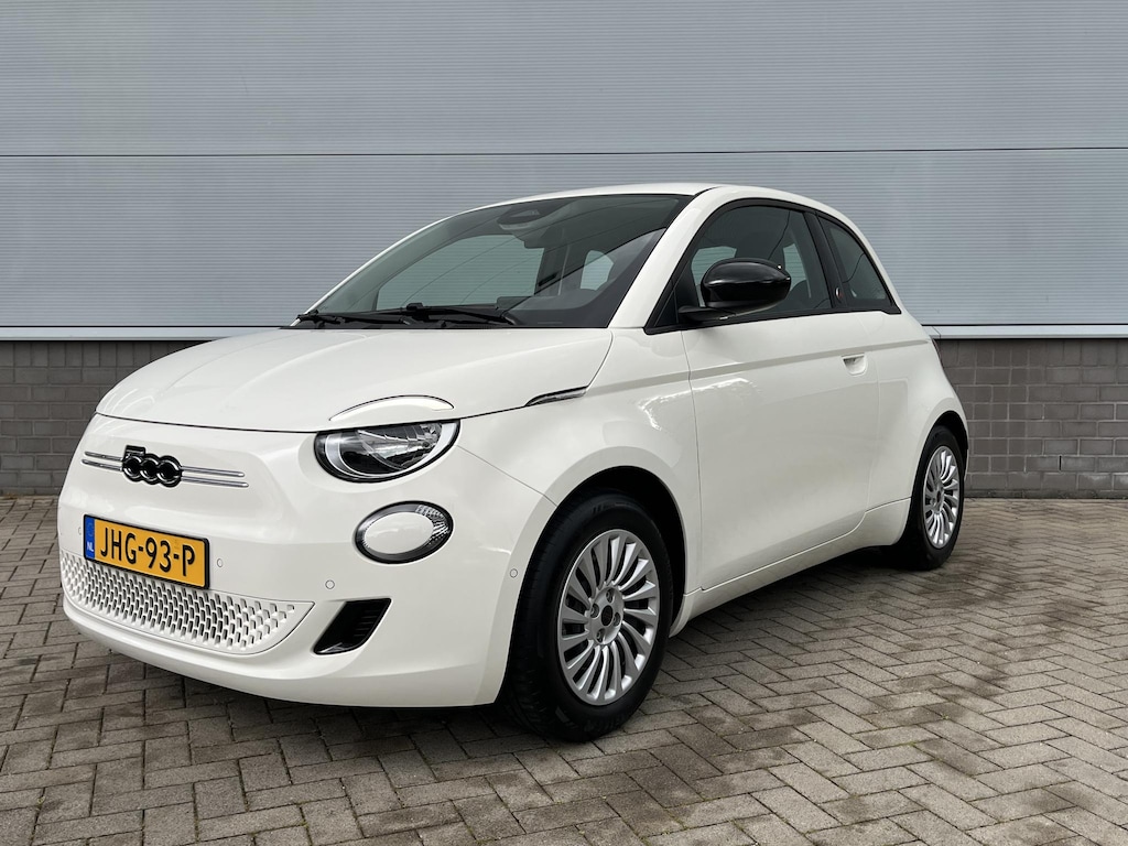Fiat 500e RED 42 kWh | Apple Carplay / Android Auto | Achteruitrijcamera | Cruise Control I SOH 99%
