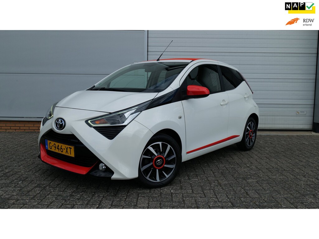 Toyota Aygo 1.0 VVT-i x-cite NL-auto Vouwdak Carplay Achteruitrij camera