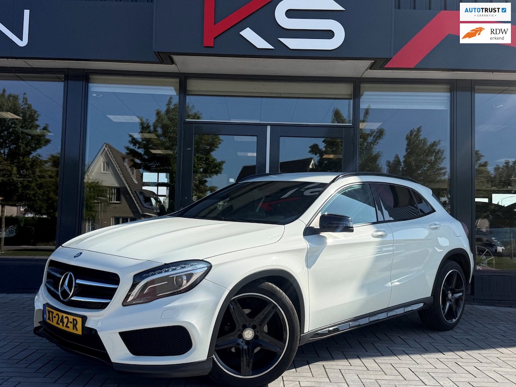 Mercedes-Benz GLA 180 AMG Night Edition Camera Navi