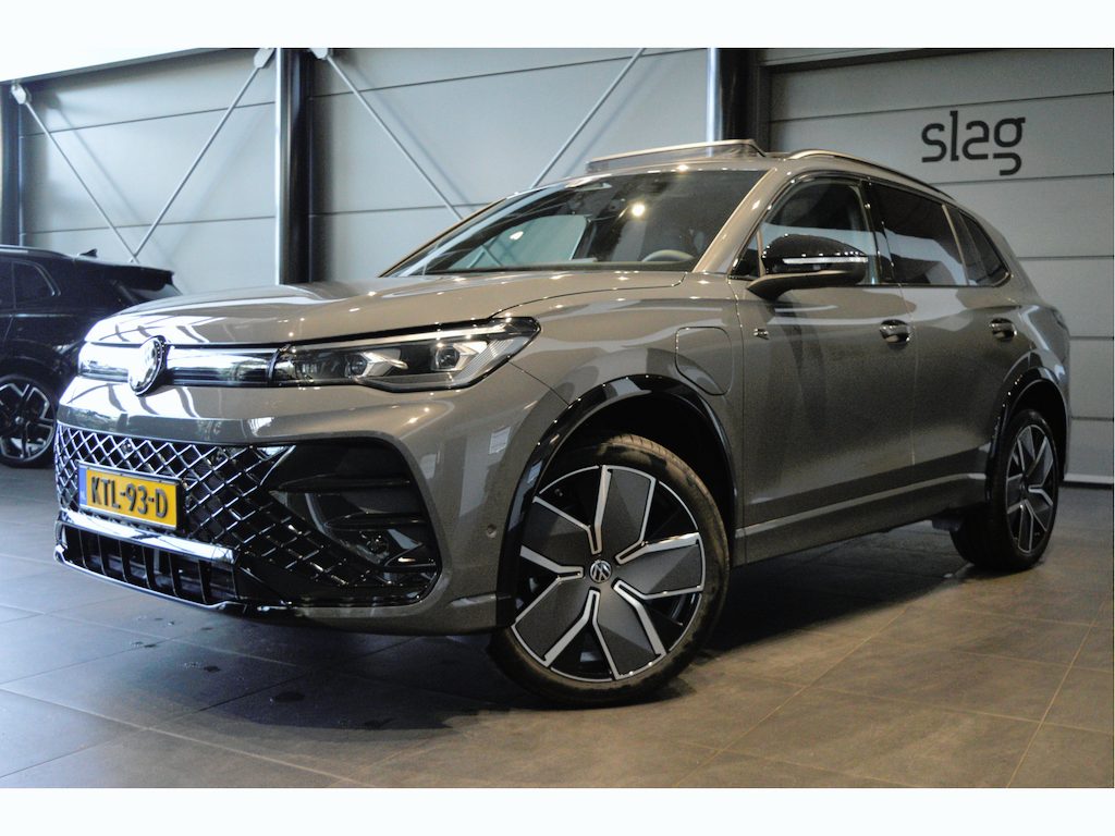 Volkswagen Tiguan 1.5 eHybrid 3X R-LINE Black Style head up pano 20 inch 272 pk !!