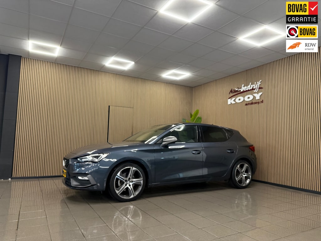 SEAT Leon 1.5 eTSI FR * Automaat / Panoramadak / Virtual cockpit / Stoel-Stuurverwarming *